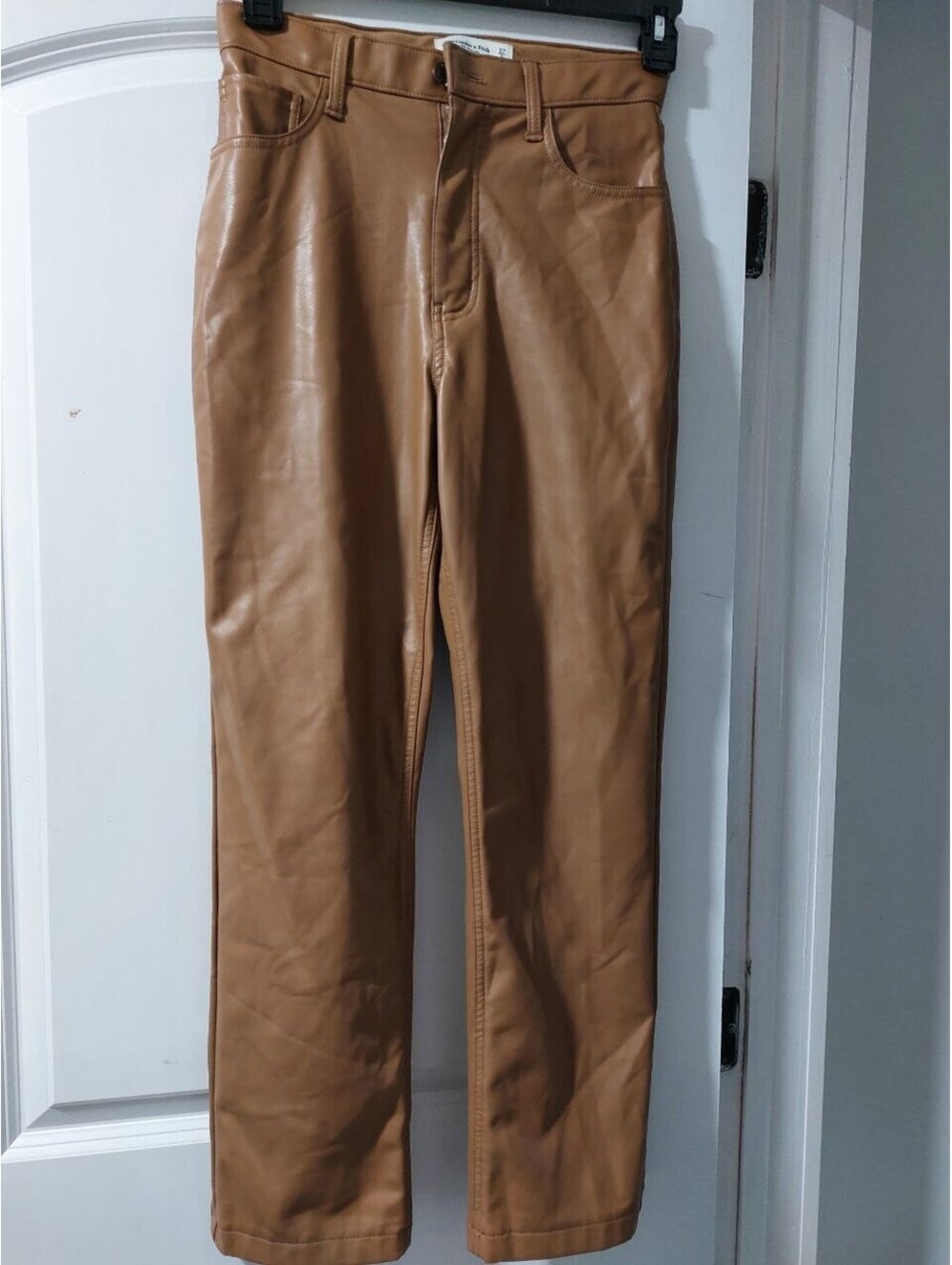 Abercrombie and Fitch Brown Vegan Leather 90s Straight Leg Pant Women’s Sz 27/4S